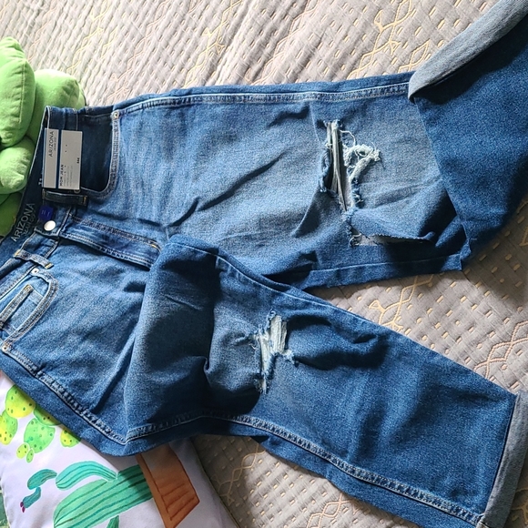 NWT Arizona Destroyed Mom Jeans 11 - Picture 4 of 7